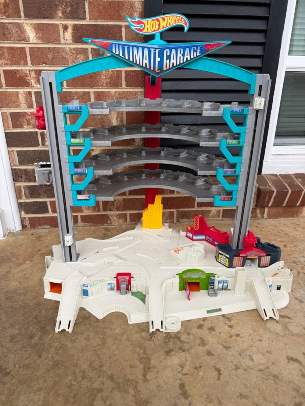 Hot Wheels Ultimate Garage Playset - White & Teal